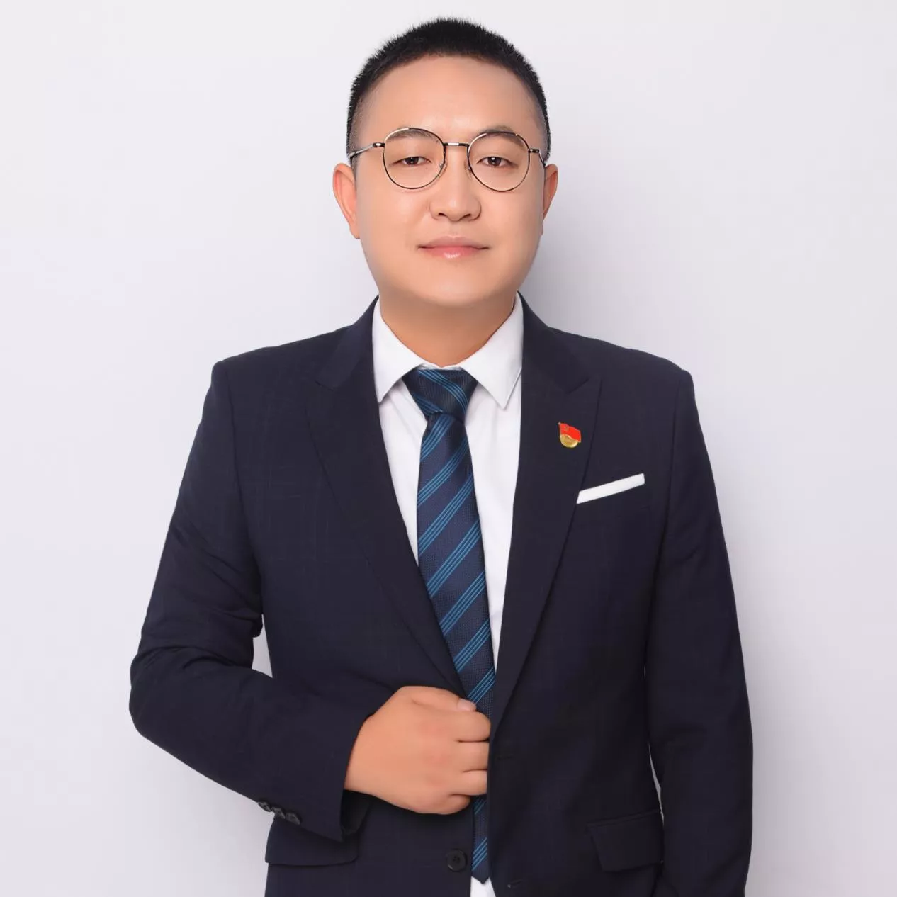 夏志龙